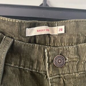 Levi's Olive Green corduroy baggy dad Jeans Sz 28